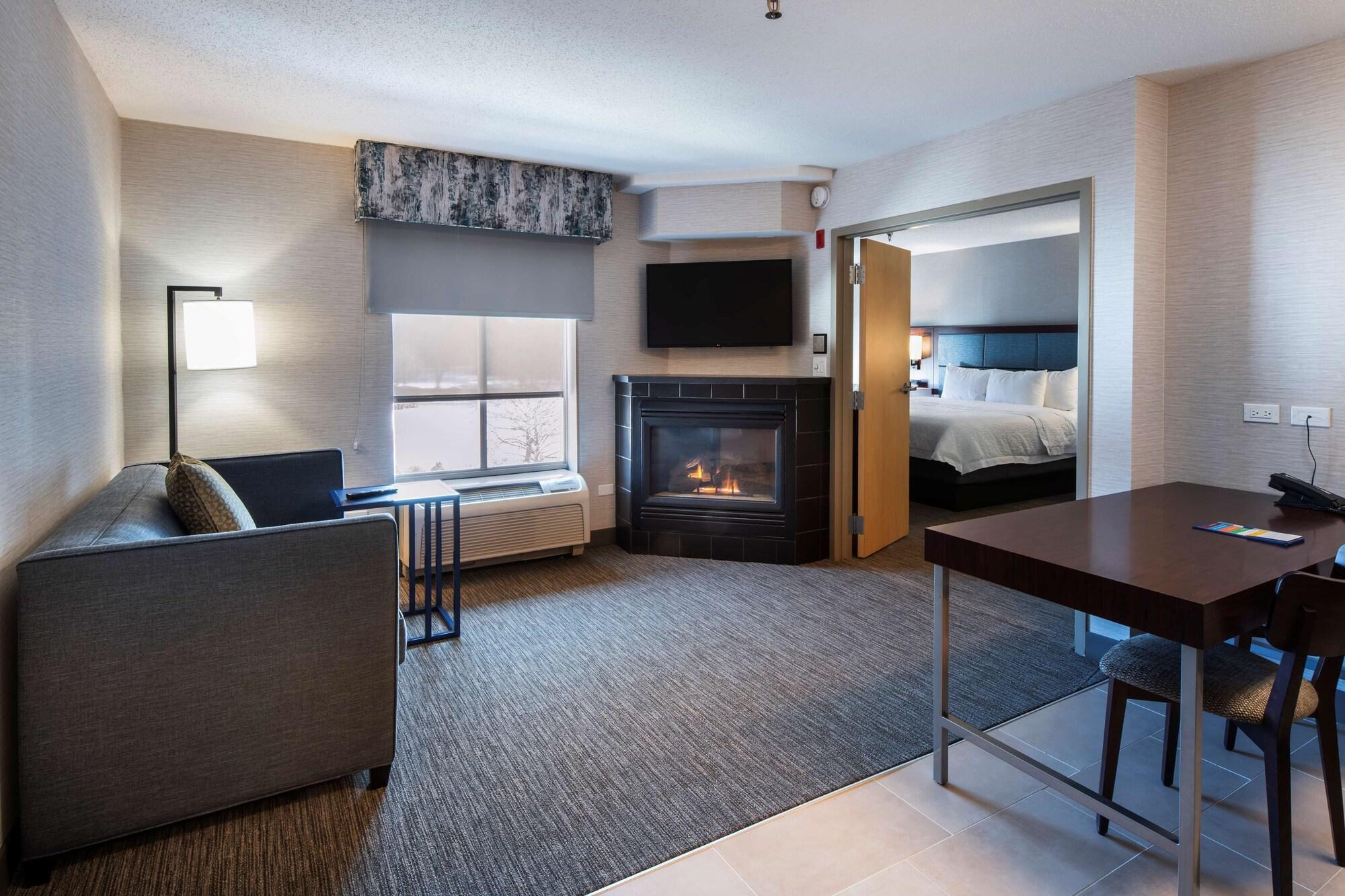 Hampton Inn & Suites Лінкольншир Екстер'єр фото