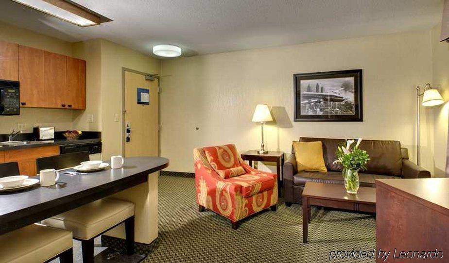Hampton Inn & Suites Лінкольншир Номер фото
